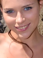 Perfect nude chick