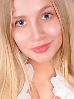 Amazing blonde babe